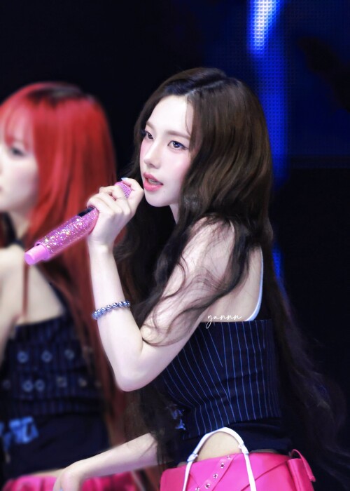 1927893378102087933 2a4afd94d38b6167a