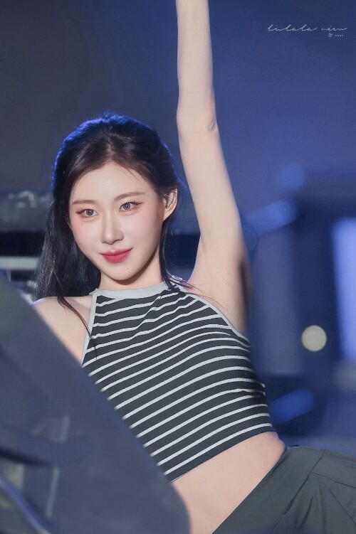 1930279213602615368 39080bb770cb5ba8f