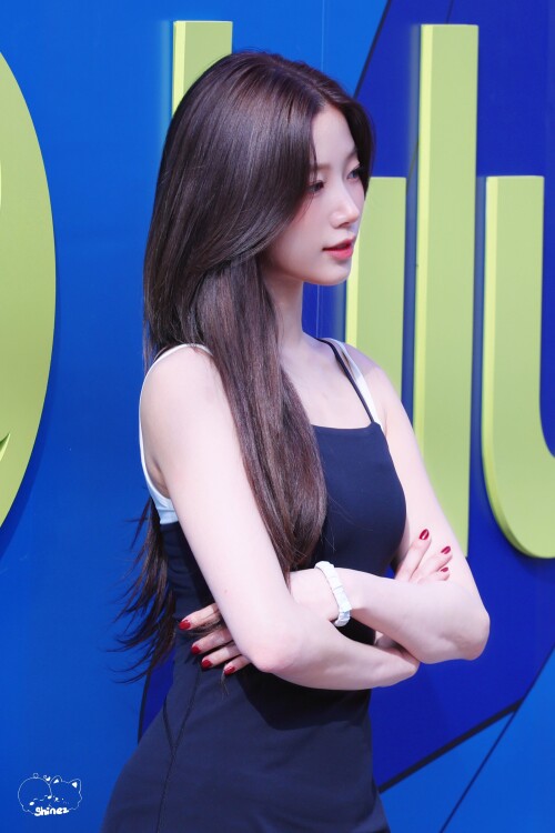 1930563037146370213 2429f5f354858e3cf