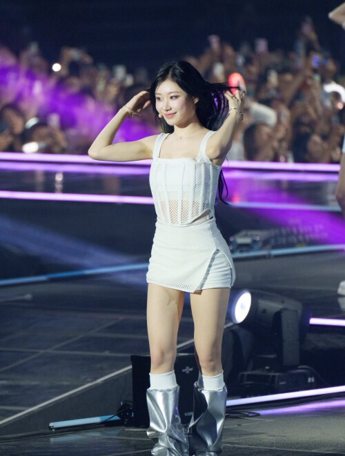 1936444836212826316 149ace2795fa304e8