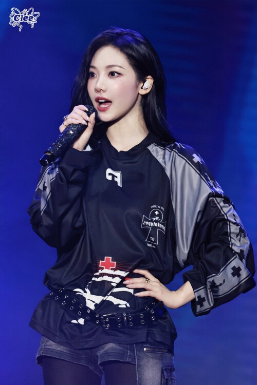 1937665115228344755 17d1f4a4bf8c6e9ee