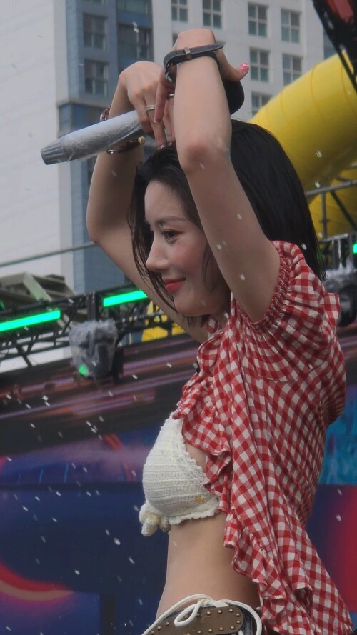 1941775057237442959 2bc16325ab9bb36a9