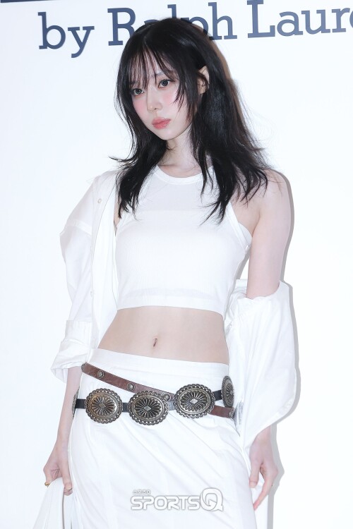 1949664225934360878 1f15a67ac768653c1