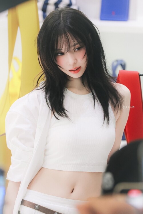 1949674001401581776 390a080650f2f9796