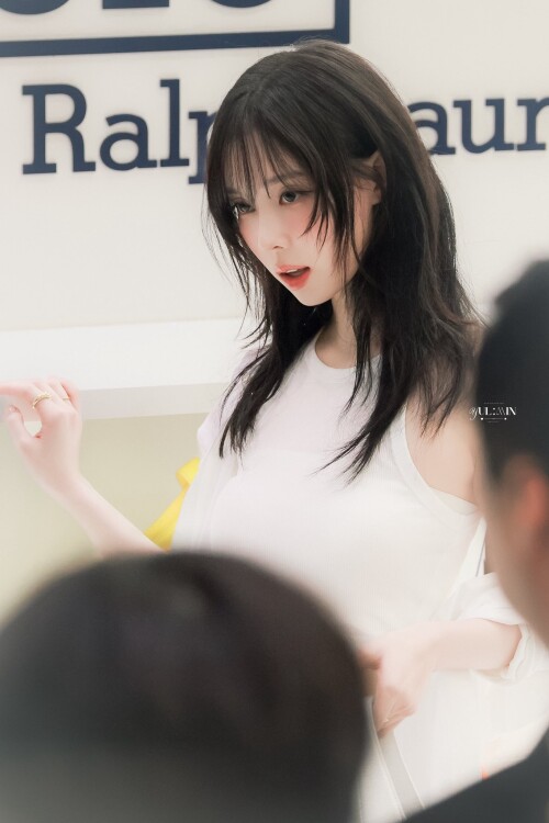 1949674713678283132 458bd153d86b61479