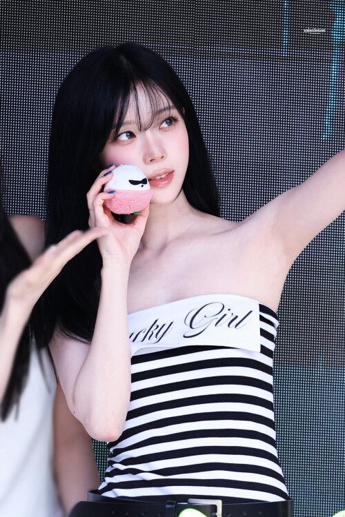 1963122587678253112 21b857fa6f0f5299d