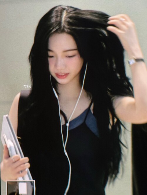 1965569425362579942 10b53a3fb3db1cfe6