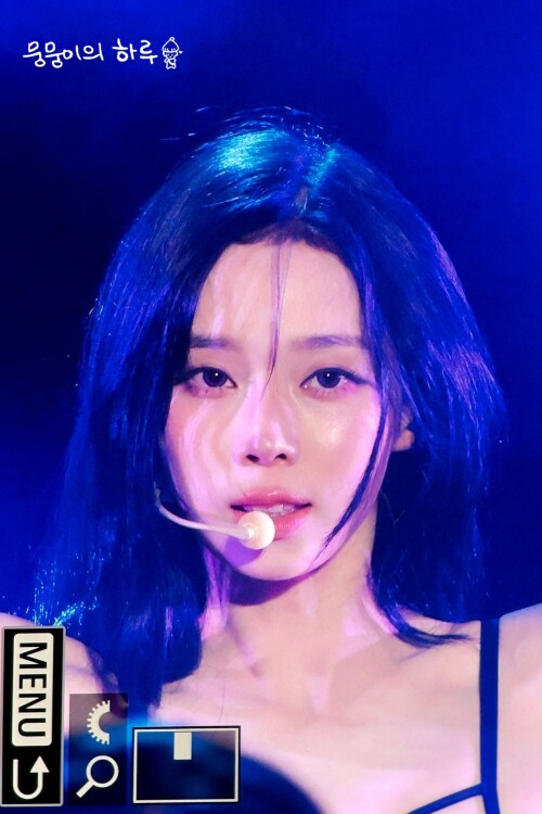 1969754070471618964 20d2d5fe2d658a02e