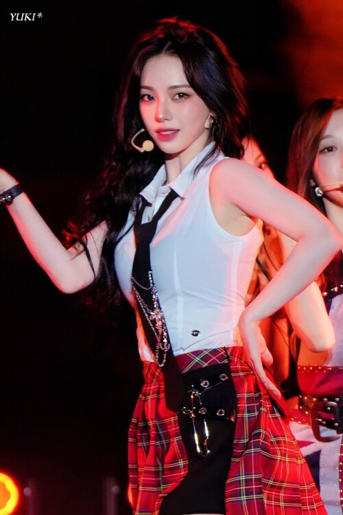 1969772107753279630 2c6a14476f336f913