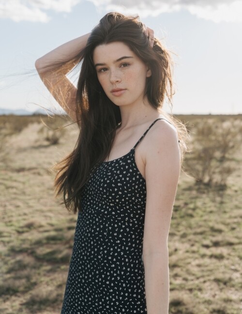 1976948761410967047635e1