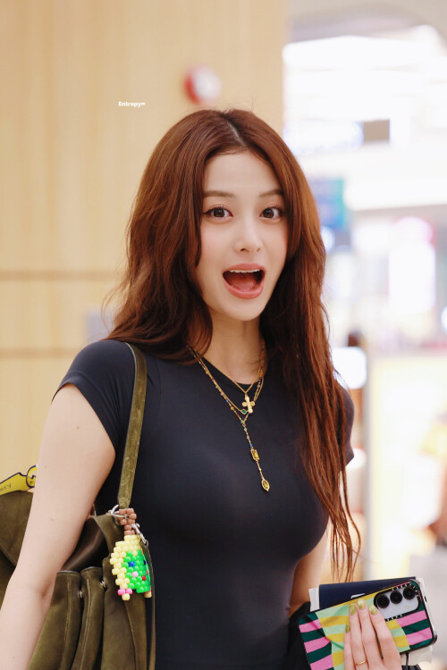 1977297547229323277 2da4a56c399eb5fb5