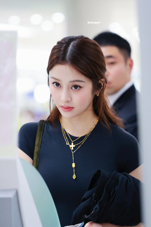 1977355282243108998 1eaf58a29ff1ebd75