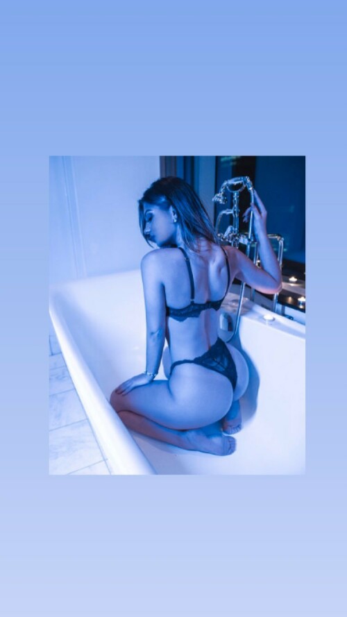 1988981386496738100 560552330