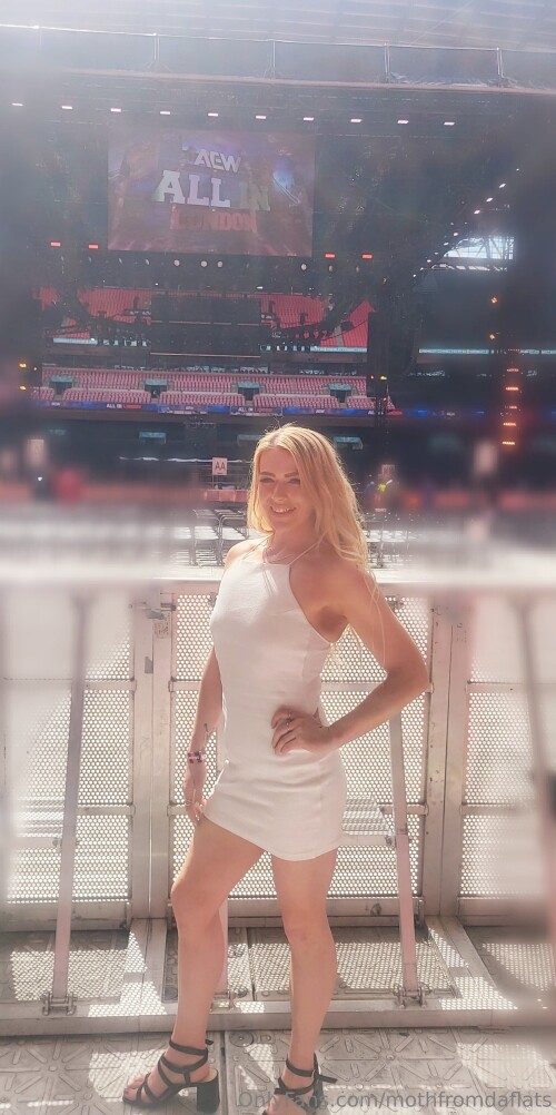 1996x4000 b6680a14a5d037cd6fbea1776d309d405d8298fcdef75b9b