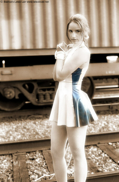 1999 10 train track bianca train03473e9ba4e4b1aa76