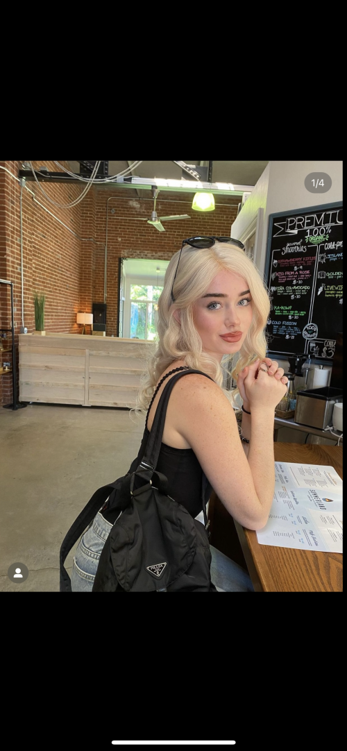 1DA7FF21-683A-4097-AA9F-A74731FD5346