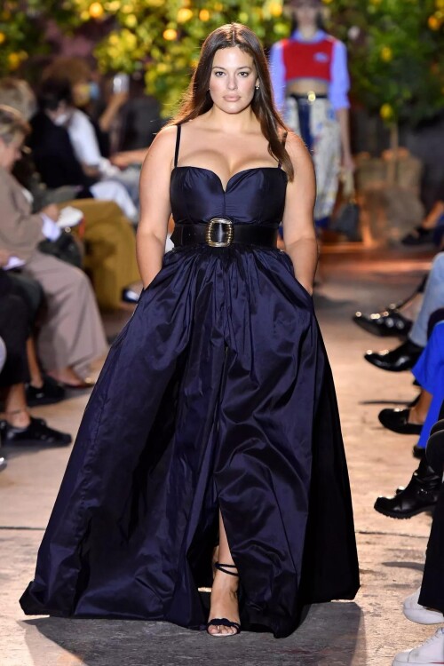 1 Ashley Graham 3317bb12de9b31b6dc