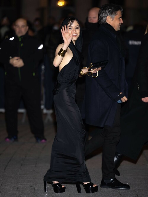 1__18_481f32dfea68ce11