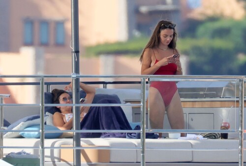 1__28_2388592697858aa4