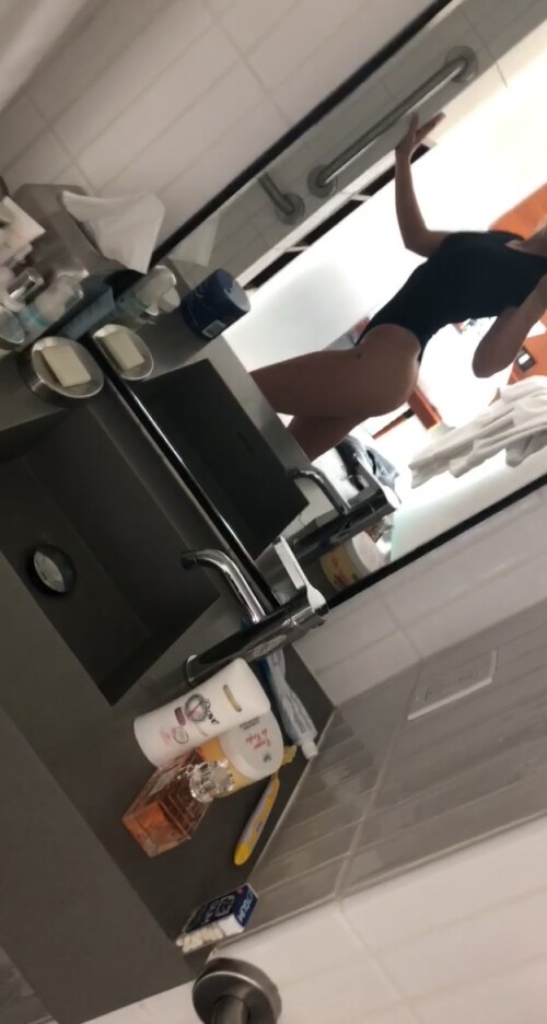 1 45 4c722dd6ea2b5a47