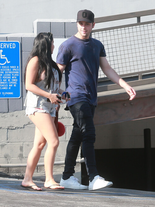 2 A4LGUdB0213369e1e151e9f