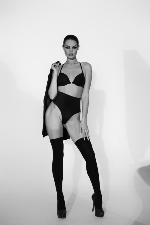 2 2UapUJExoho2085119b7b19bd3a