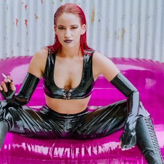 2000-09-inflatable-plastic-sofa-remastered002-02