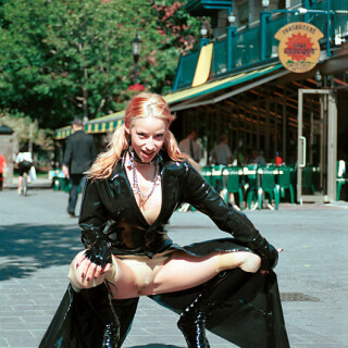 2001-10-fashion-pony-bianca_ponyout_01_13