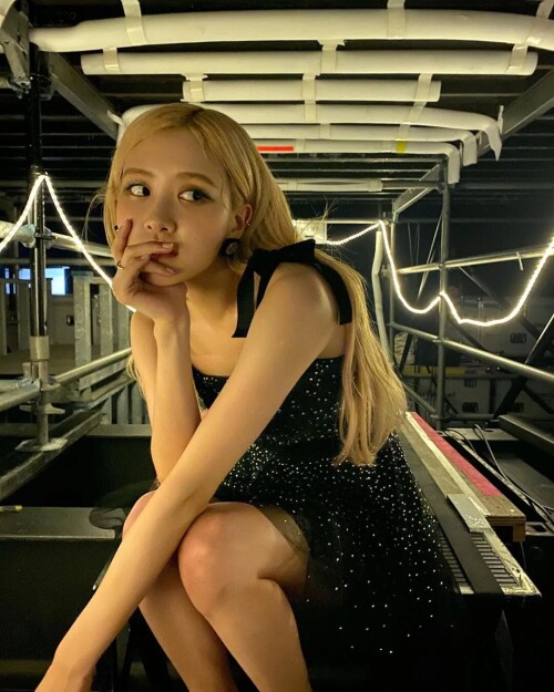 200105 BLACKPINK Rose Instagram Update documents 2a631732ffc536a73