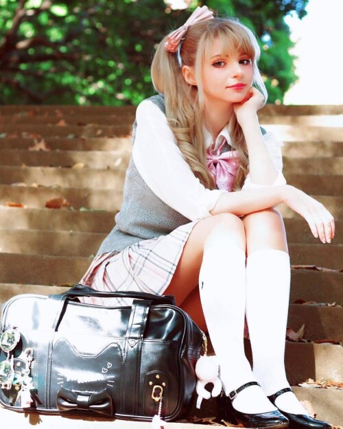 2017 DOVpEeaW0AAmir c51ff4810fc91a95