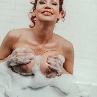 2018-09-showered-with-love-087962-048