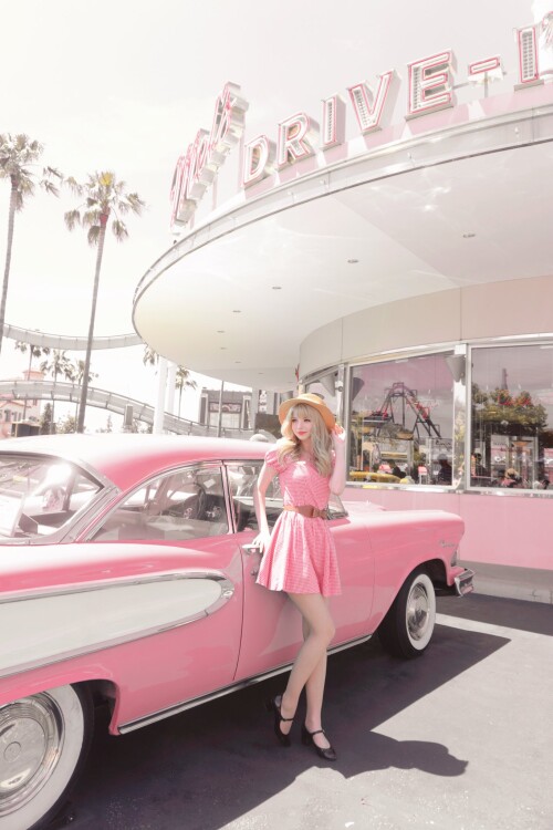 2019 D ehMOWUYAIOGAO3fcdbc3e56b3de9b