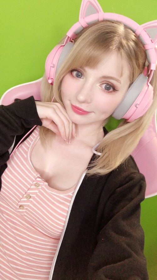 2019 D1INKSdUYAAxYam9022027925adbee2