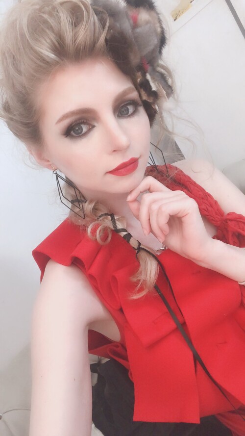 2019 D6Usy9NUUAAjI zb94a63350d15a30c