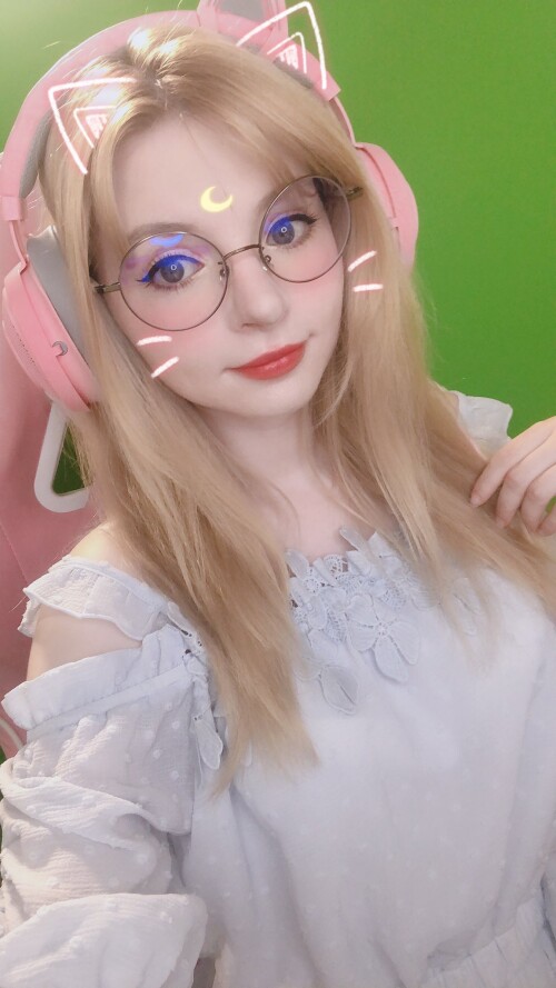 2019 EACjLFOU8AAKtn61fa4acc6ab09ba4e