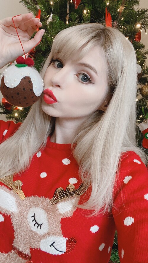 2019 EMoi002XsAA ftJ99a9cc8dd669af8d