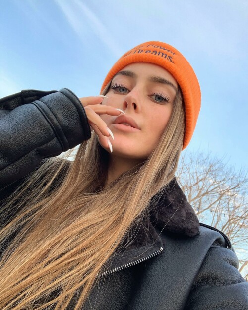 https://www.instagram.com/p/B7vZG3HAKKh/