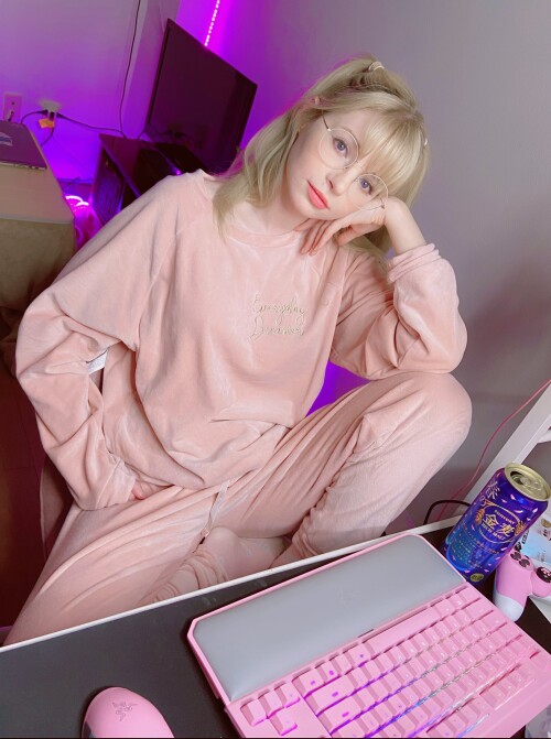 2020 ESjJyQ U0AAK yra7ac7c54b5d02247