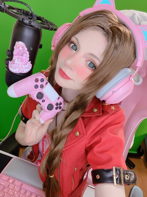 2020 EVMhguhUYAAqsrm893febc9ffe1a15c