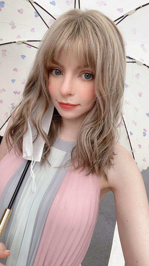 2020 EaRNLWqU8AET Q20330fb859684e0b4