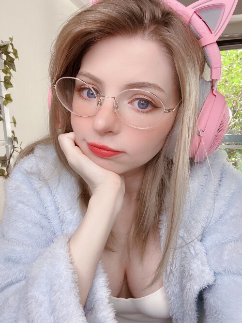 2020 EjH QqmVkAEw3WN23417c82784edca5