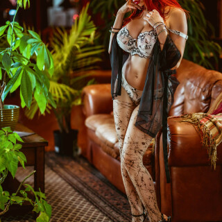 2021-05-flaunting-04191-040