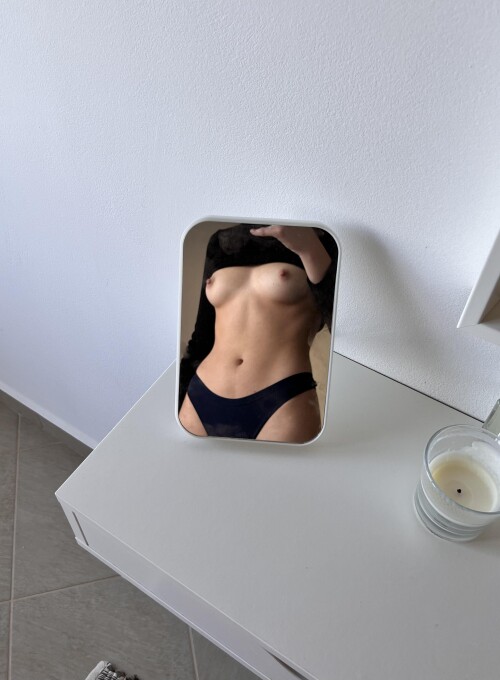2021-11-20_ArtGW_qyftyg_hello_there0eaa1b9af8362c9f.jpeg