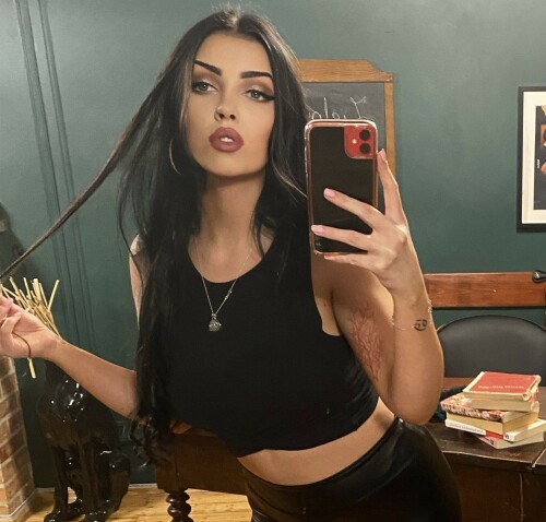 2021 12 12 Which picture is your favorite 392 SfRYZ5SW