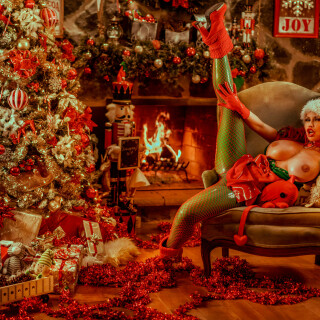 2021-12-bianca-beauchamp-santas-naughty-elf-06839-038