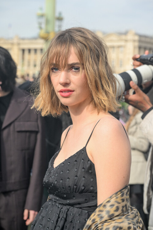 Maya Hawke attending the Dior show during PFW Womenswear Fall/Winter 22/23 in Paris, France on March 1, 2022. Photo by Julien Reynaud/APS-Medias/ABACAPRESS.COM  | 800513_069 Paris France