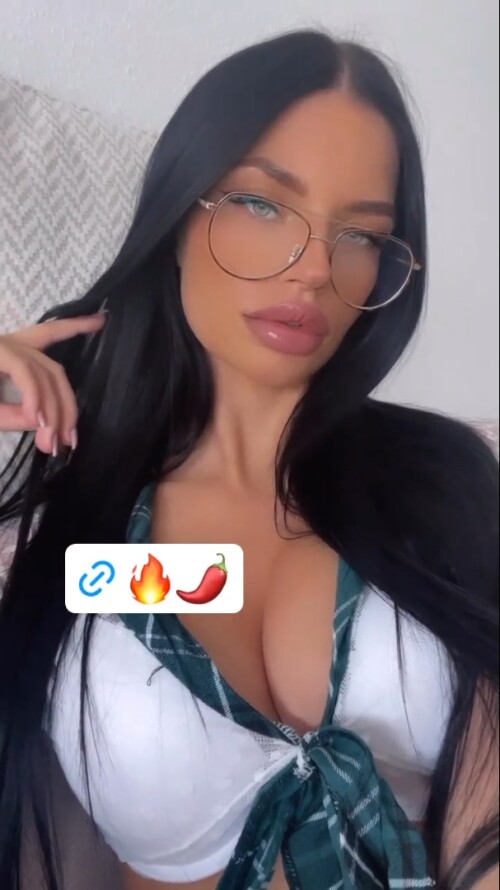 2022 10 01 19 09 35 angelique.vxs instagram 2022 10 1 story.mp4 VLC media player46a0beffa812c611