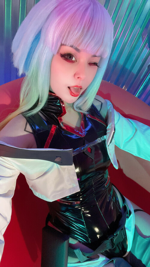 2022 10 Lucy Edgerunners Selfies 195ca84b2cc1a69d2b