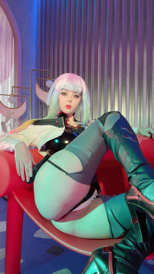 2022 10 Lucy Edgerunners Selfies 25edbc6ae79295c207