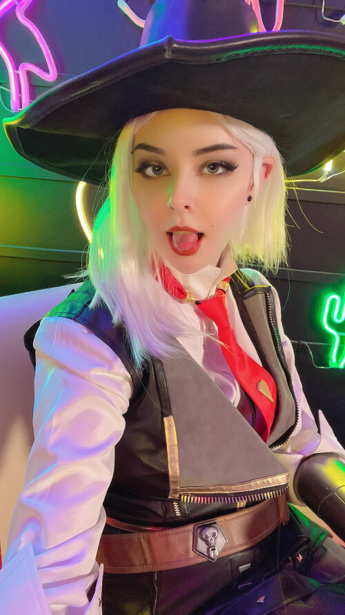 2022 11 Ashe Selfie 18b5e9e3b34860e61